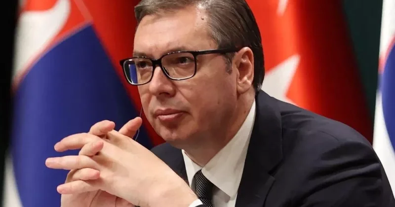 Vuçiç vəzifəsini tərk edəcəyini və növbədənkənar prezident seçkilərinin keçiriləcəyini açıqlayıb