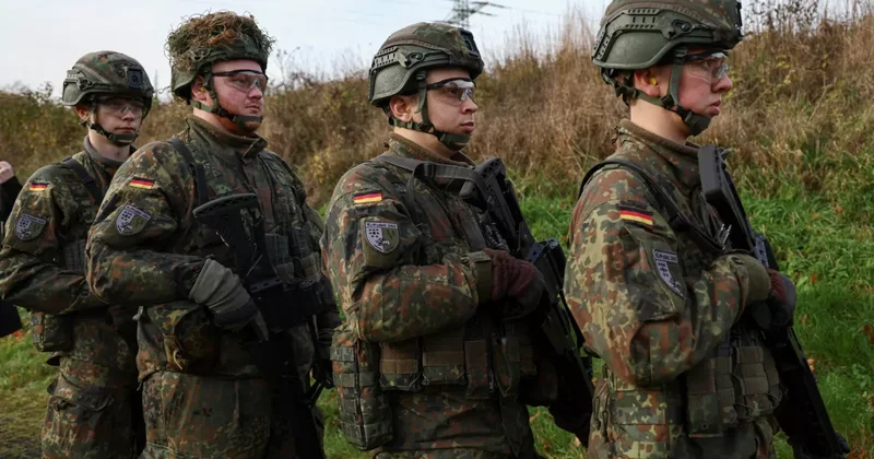 В Германии обсуждают возобновление призыва в армию при неэффективном добровольном наборе
