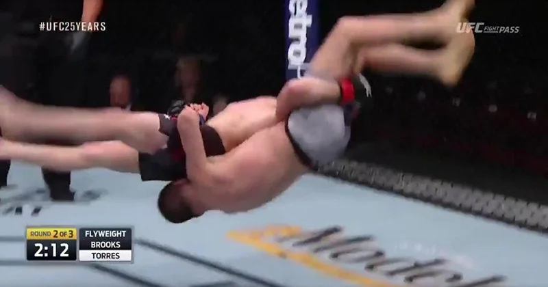 Bakıda UFC turniri: Bu döyüşçülər 100 min dollar qazandı