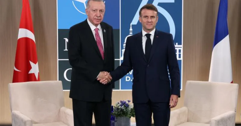 Rəcəb Tayyib Ərdoğan və Emmanuel Makron Yaxın Şərqdəki vəziyyəti müzakirə ediblər