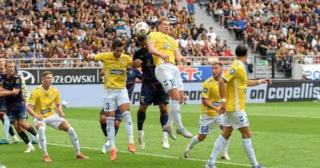 Renatın komandası böyük hesabla uduzdu