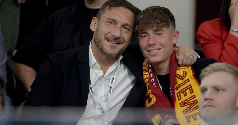Tottinin oğlu futbolçu karyerasını 19 yaşında bitirib