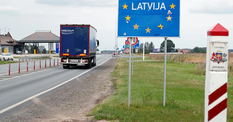 Latviya Rusiyadan gələn çex kommunistləri ölkəyə buraxmadı
