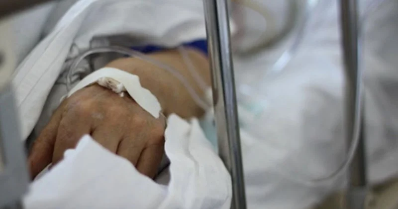 Toyda yıxılan gənc xəstəxanada vəfat etdi