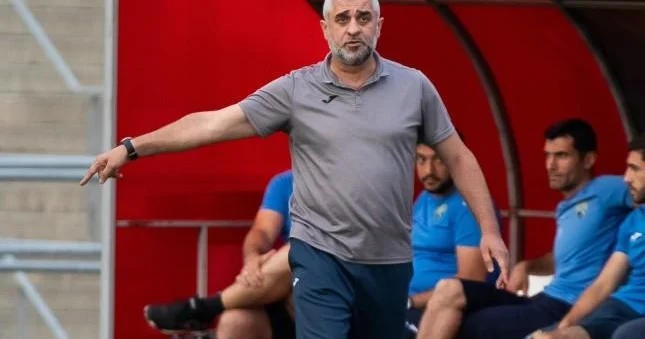 Adil Şükürov 1:6 nı şərh etdi