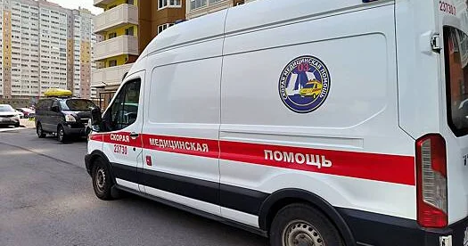 Rus xəstəxanada təcili yardımın feldşerinə hücum edib