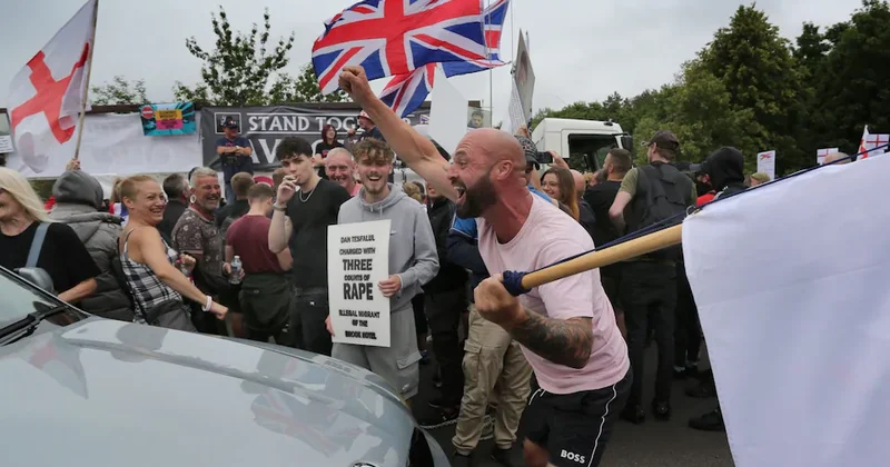 Britaniyada miqrant otellərinə etirazlar yayılır