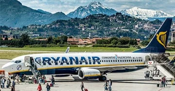 AB ən bezdirici hava limanı qaydalarından birini ləğv etməyə hazırlaşır...