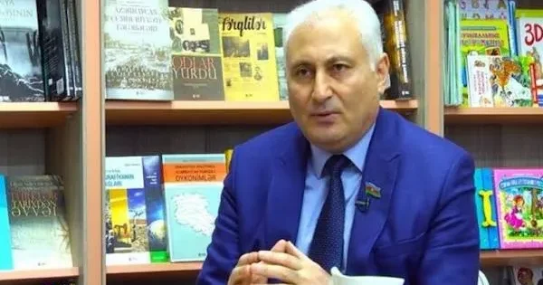 AzTV ni düşmən elan etmək Azərbaycan dövlətini hədəfə almaqdır Hikmət Babaoğlu