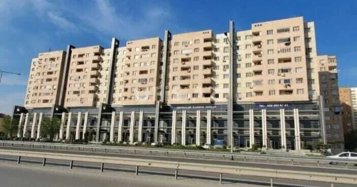 Abşeron Gənclər Şəhərciyində Azərbaycan bayrağına hörmətsizlik FOTOLAR