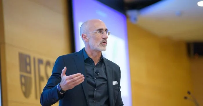 Biz simulyasiyada yaşayırıq : Harvard professoru smartfonların insanı həyatın mənasından necə məhrum etdiyindən danışır