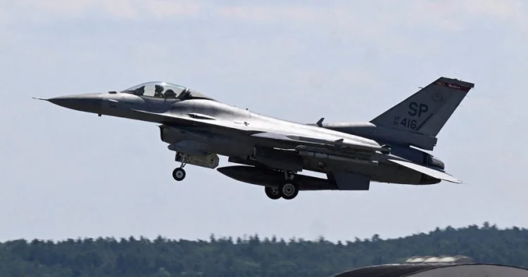 Türkiyə Estoniyaya beş F 16 qırıcı təyyarəsi yerləşdirəcək