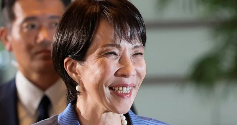 Sanae Takaiçi Kim Çen Inla görüşə hazırdır