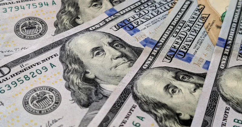 Özbəkistana pul köçürmələri ilin birinci yarısında 9,3 milyard dollara çatıb