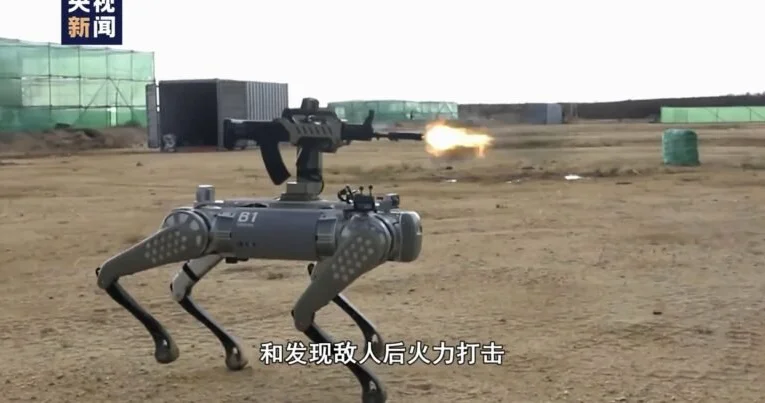 Çin ordusunda yeni dövr: Robot itlər əsgərlərlə təlimdə VİDEO