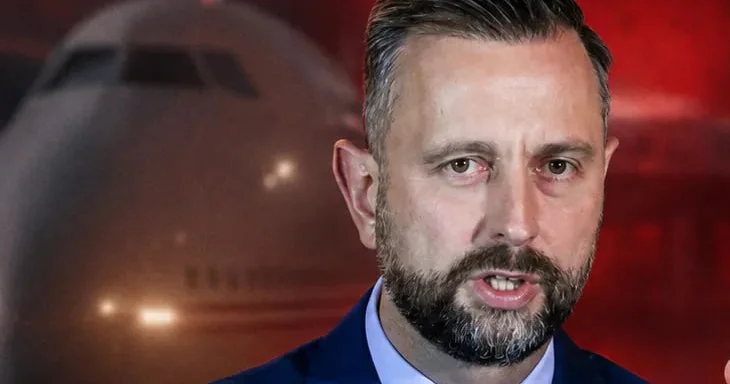 Polşanın müdafiə naziri: Ukrayna bu bayraqla Avropa İttifaqına daxil ola bilməz