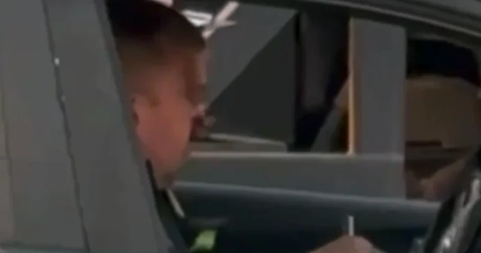Qəzadan sonra polisi və ətrafdakıları şoka salan sürücü VİDEO