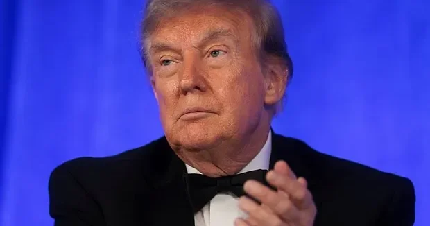 Özünü Amerikanın xilaskarı və Sülhün müdafiəçisi elan etdi