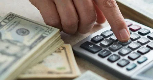 Kiçik məbləğli kreditləri bağlamaq üçün daha iri kredit təklifləri sərfəlidir?