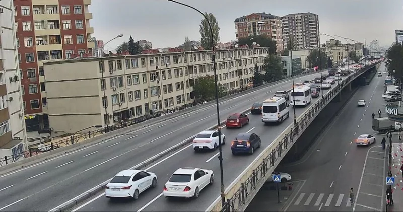 Bakıda cəmi 3 yolda tıxac var SİYAHI