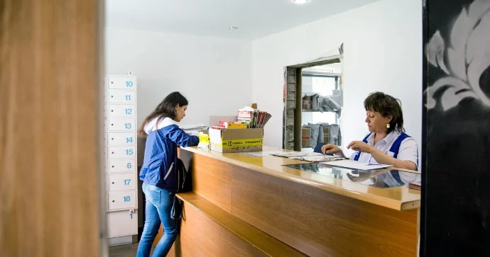 Poçt işçisi 780 mindən çox pul oğurlayıb şöbəni yandırmağa cəhd etdi Rusiyada hadisə