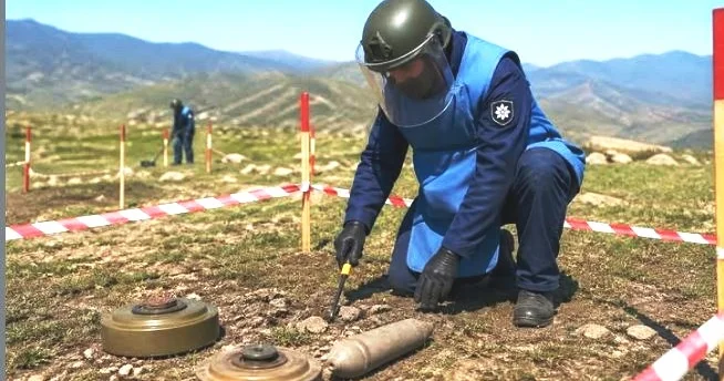 Azərbaycanın üzləşdiyi mina problemi Avropa mətbuatında işıqlandırılıb FOTO