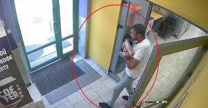 Мужчина украл 7 кг мяса, чтобы приготовить себе обед ВИДЕО