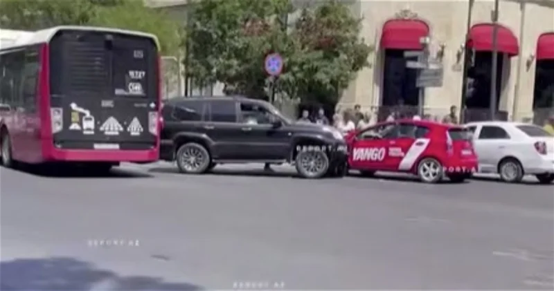 ДТП в центре Баку ВИДЕО