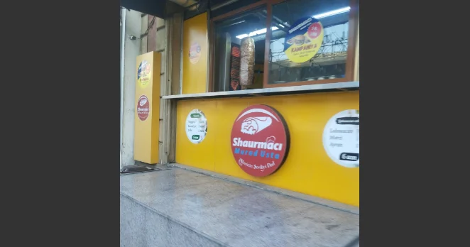 Sellofanda dönər: “Bu, birbaşa insanları zəhərləməkdir!”