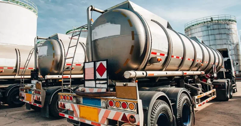 Россия продлила запрет на экспорт бензина для нефтяников