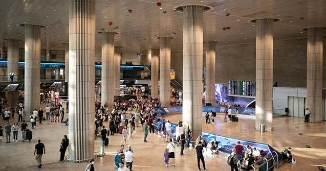 İsrailin hava limanına ballistik raket atdılar