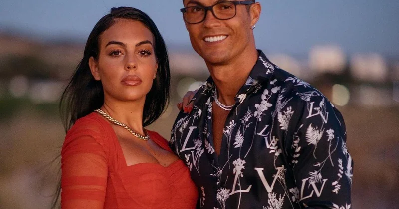 Corcinanın çimərlik FOTOları Ronaldonu qısqandıracaq