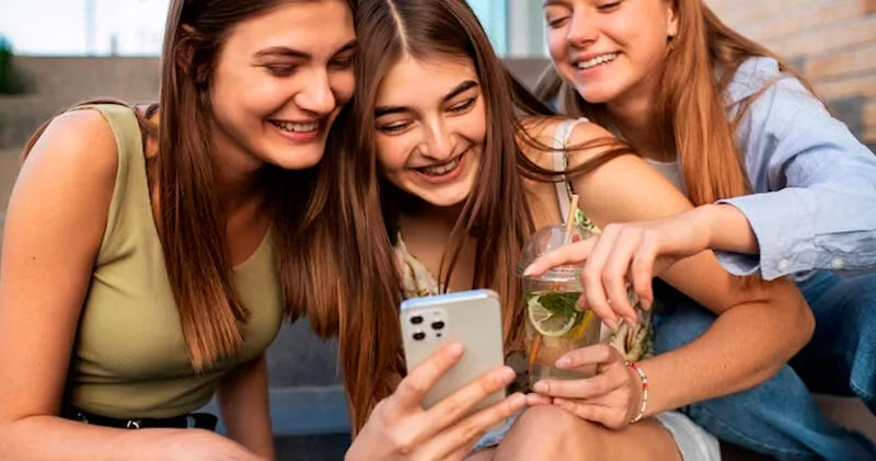 “TikTok videoları beyinə necə təsir edir? Alimlərdən xəbərdarlıq