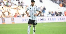 Beşiktaş yarımmüdafiəçisi ilə yollarını ayırıb