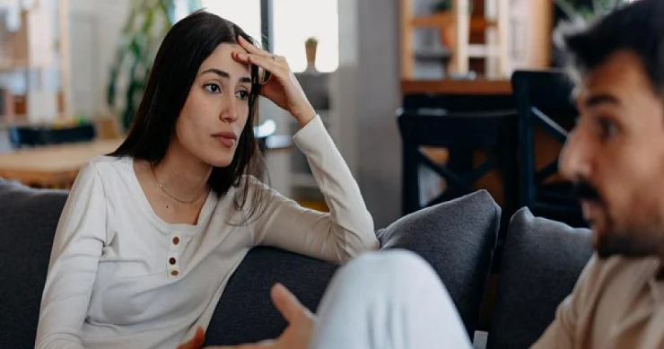 Sevgilinizin sizdən uzaqlaşdığını göstərən 6 ƏLAMƏT