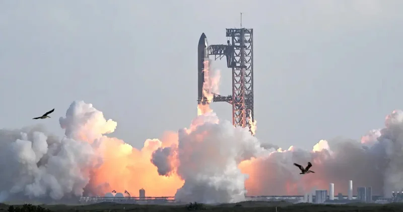 SpaceX Starship 10 cu sınaq uçuşunu uğurla başa vurdu