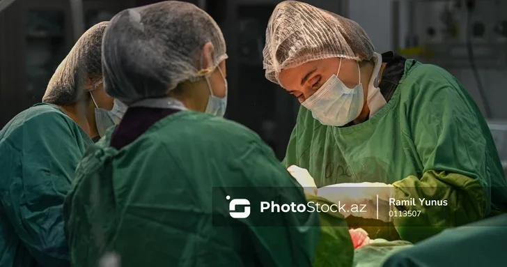 В Азербайджане сократилось число родов среди несовершеннолетних