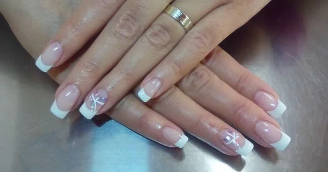 Gel manikürü nədir? Gel manikürü prosesi necə aparılır? Gel manikürünün zərərləri nələrdir?