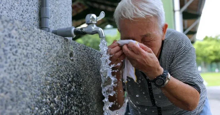 İsti hava insanları daha sürətlə yaşlandırır ARAŞDIRMA