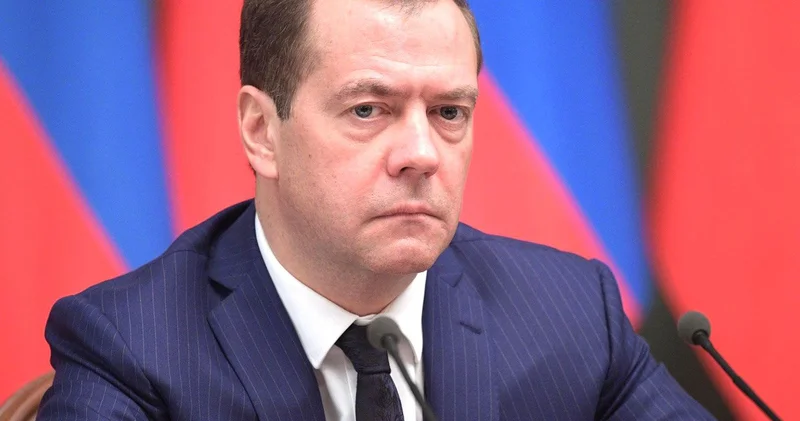 Medvedev Polşa Ukrayna çəkişmələrinə önəm verir...