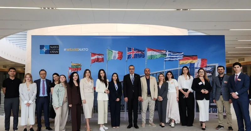 Azərbaycanın media nümayəndələri NATO nun qərargahına səfər ediblər