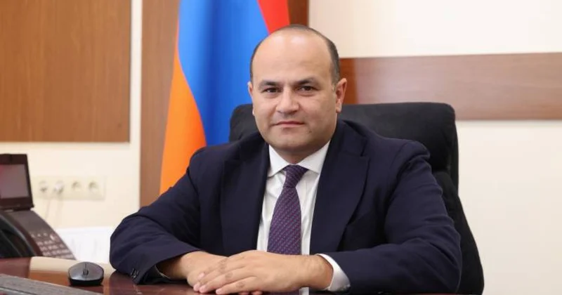 Ermənistanda nazir səfir göndərildi, yerinə deputat təyin edildi