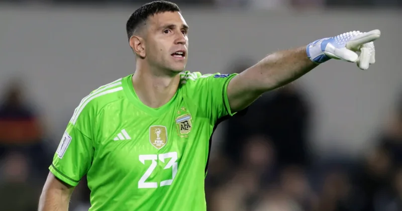 Emiliano Martines karyerasını Çelsi də davam etdirə bilər