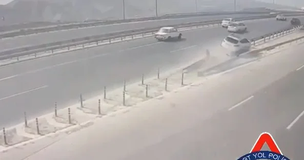 Yuxulu sürücü dəhşətli qəza törətdi VİDEO