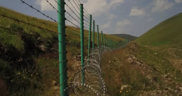 İsrail İran müharibəsindən qaçan əfqanlar Azərbaycanda TUTULDU