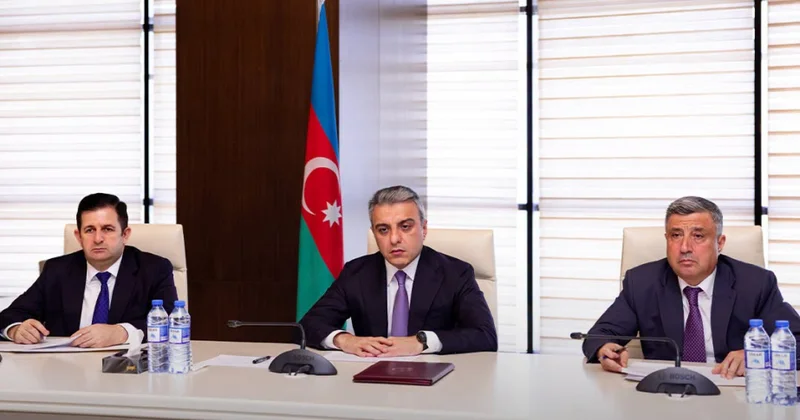 Avtomobil Yolları Dövlət Agentliyinin rəhbəri Oğuz və Qəbələ sakinlərinin müraciətlərini dinləyib