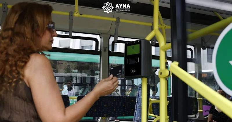 Bakıətrafı qəsəbələrə işləyən avtobuslara da ikinci validatorlar QURAŞDIRILIR? AYNA dan AÇIQLAMA
