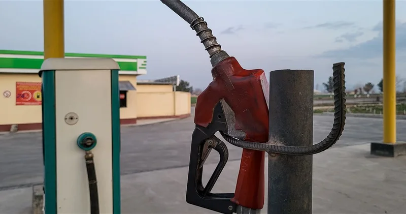 Узбекистан предложил Азербайджану совместно производить автомобильное и авиационное топливо для узбекского рынка
