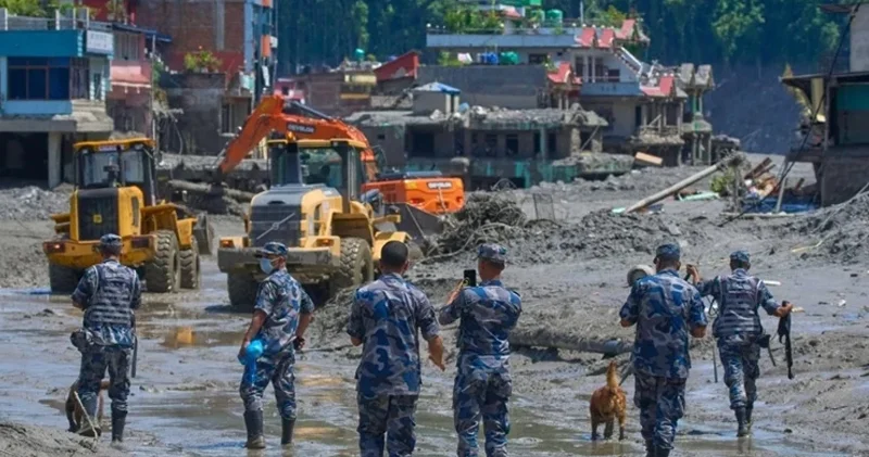 Göydən gələn sunami: Nepaldakı fəlakətin sirri açıldı (FOTO)