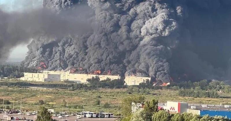 Ukrayna Ozon un iki böyük anbarına PUA zərbəsi endirdi
